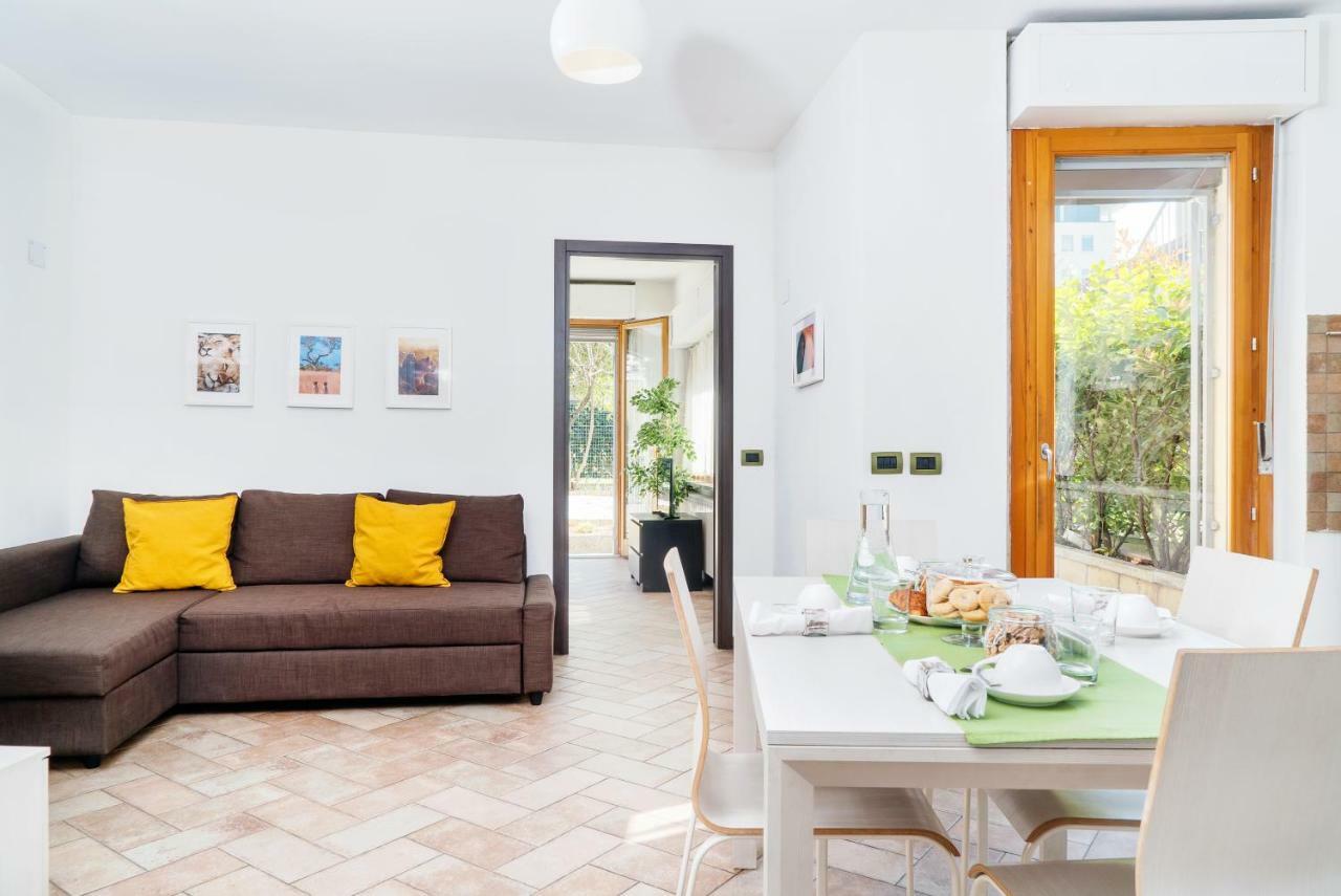 Four Bedroom Villa Near Metro Milan Extérieur photo
