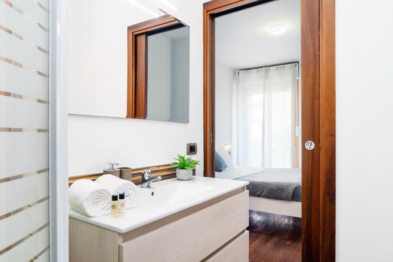 Four Bedroom Villa Near Metro Milan Extérieur photo